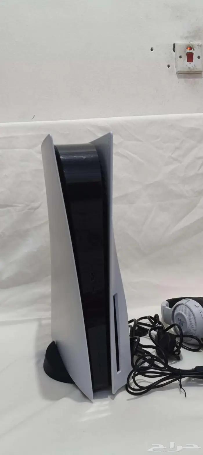 بلايستيشن 5 سي دي 4