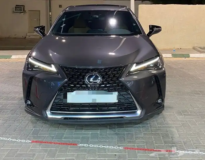 لكزس يو اكس موديل 2023 بحالة الوكالة 14