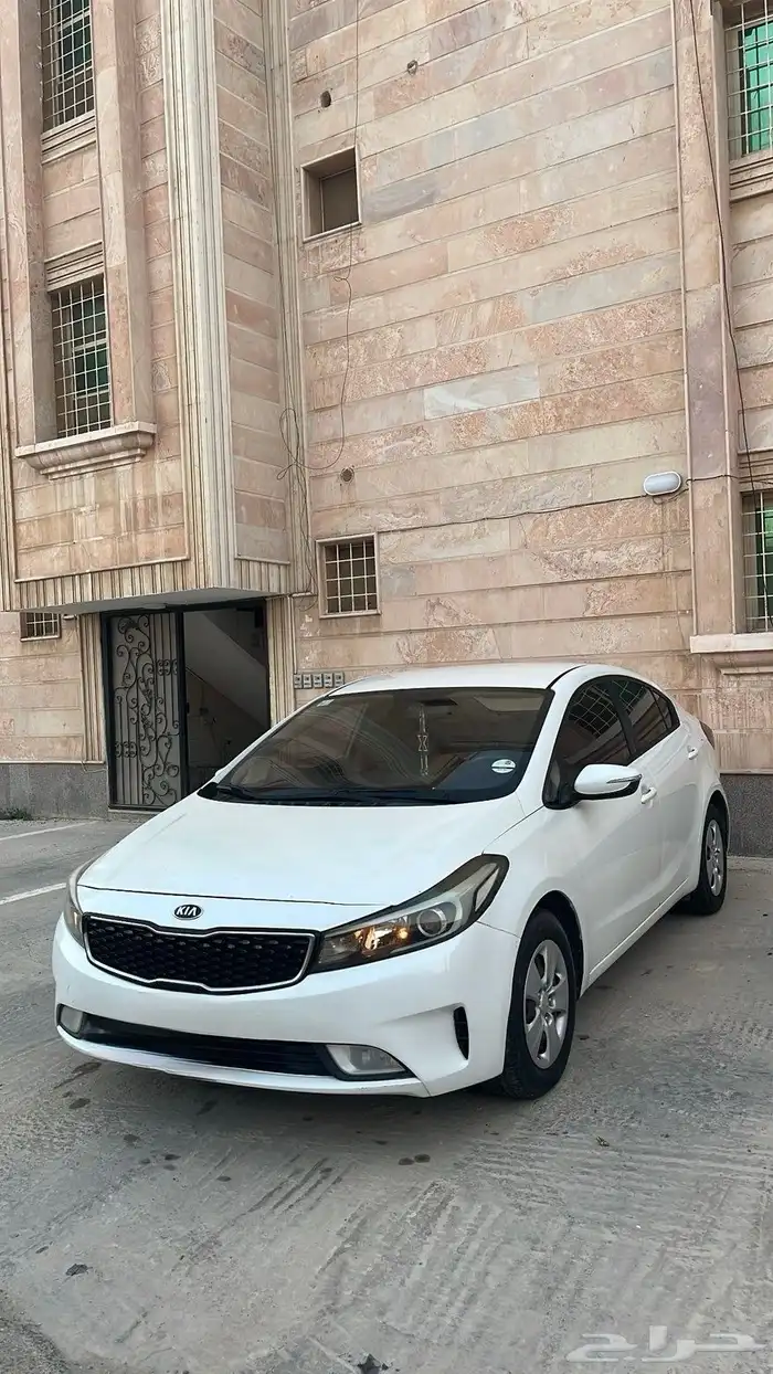 كيا سيراتو ستاندر 2