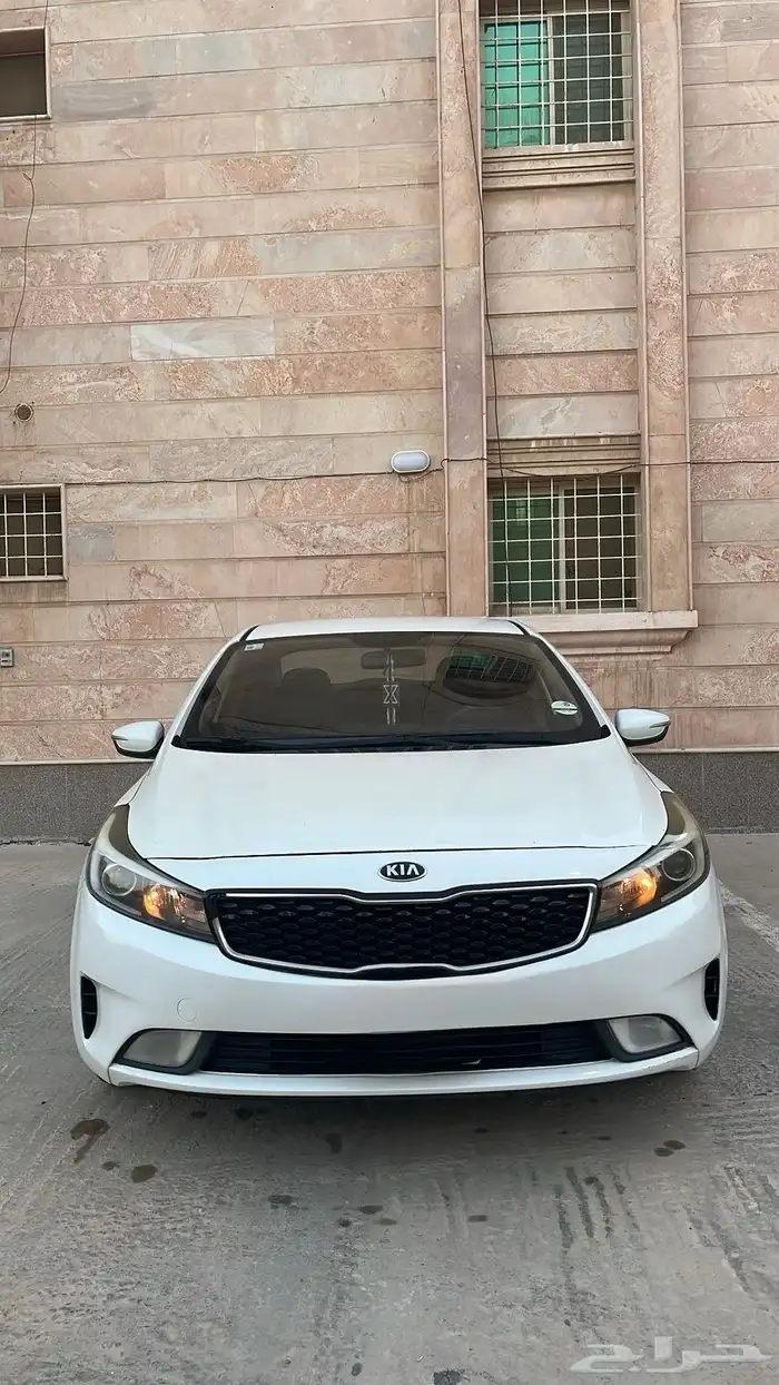 كيا سيراتو ستاندر 4