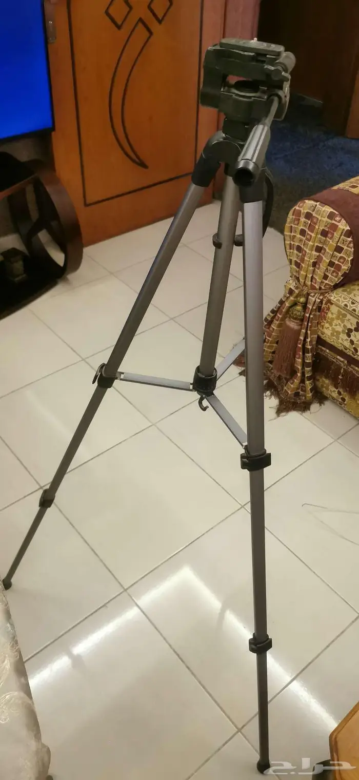 حامل كاميرات ( في حالة ممتازة ) 0