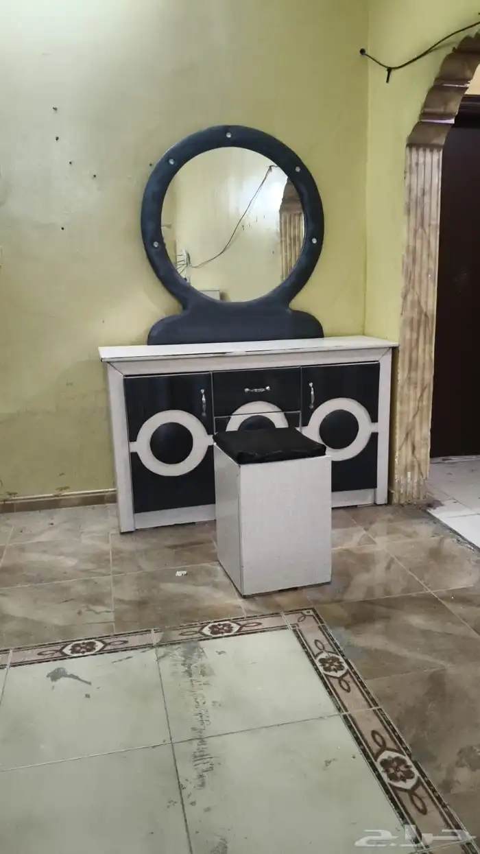 غرفة نوم كبيره للبيع على السوم 3