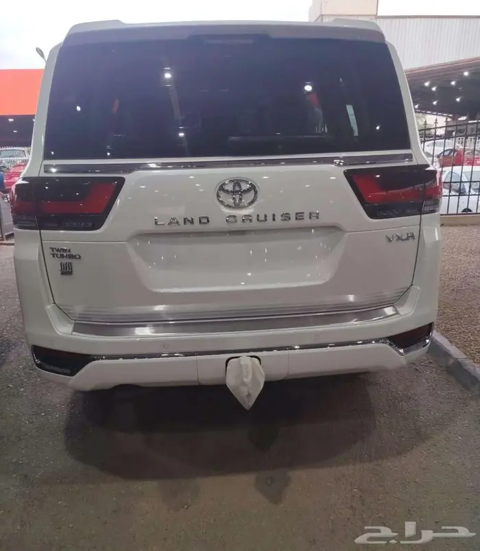 تويوتا لاند كروزر VXR 2023 8