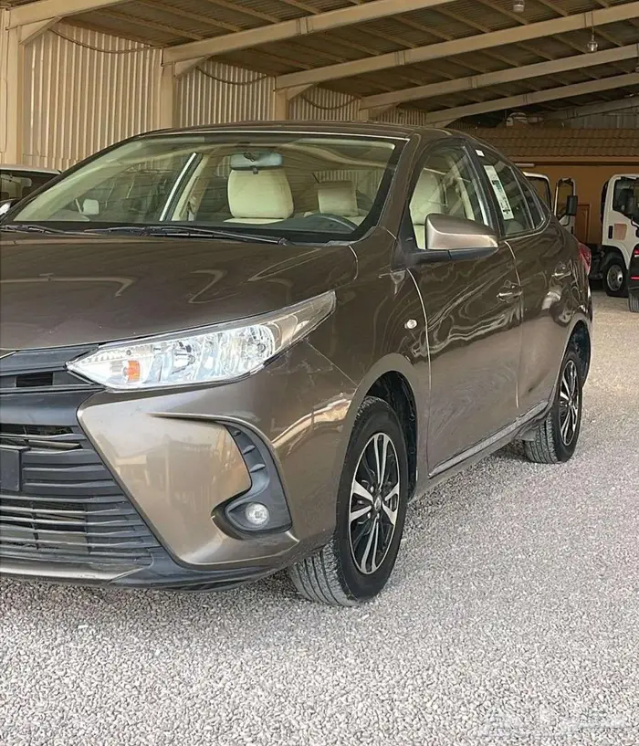 تويوتا يارس قير اوتماتيك 2022 1