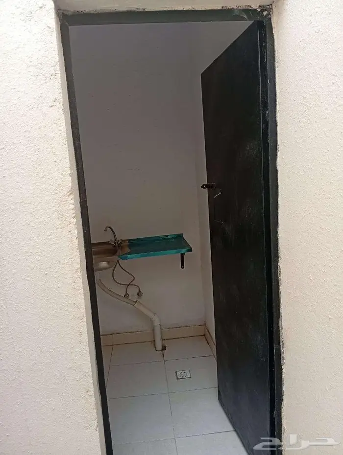 غرفة عزاب مكيفة للايجار بحي الرمال 3