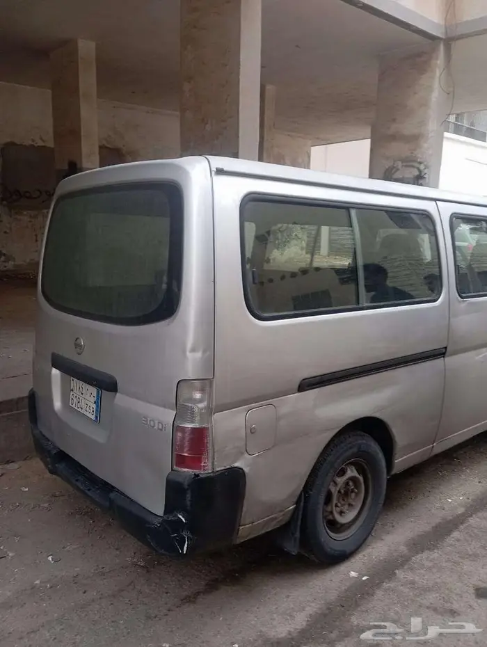 باص نيسان اورفان ركاب 2008 3