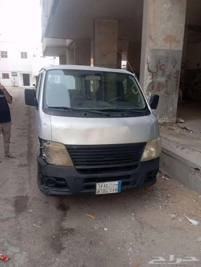 باص نيسان اورفان ركاب 2008 0