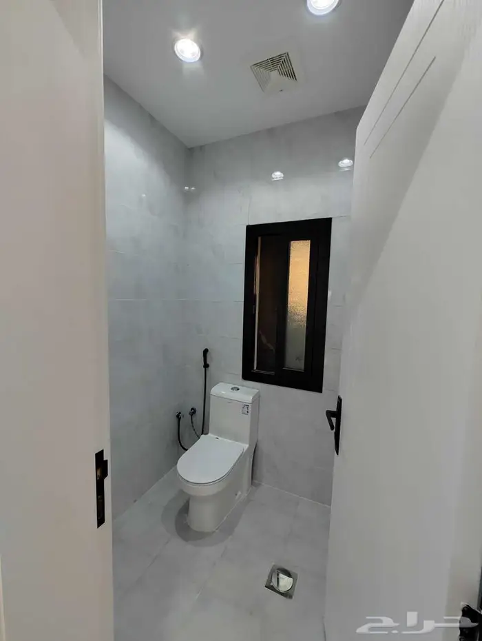 فيلا فاخرة للبيع بحى الصالحيه 24