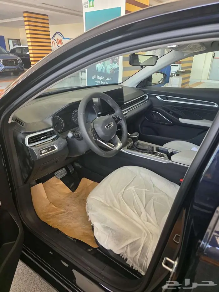 جيلي امقراند 2025 أستندر كاش او أقساط 10