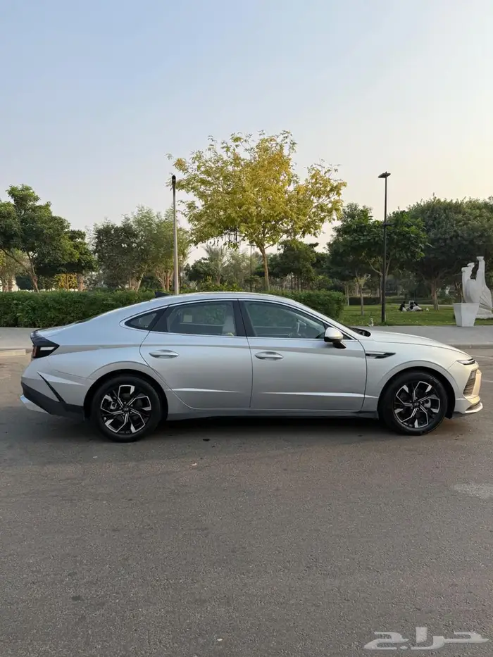 هونداي سونتا موديل 2024 استندر البيع 65000 20