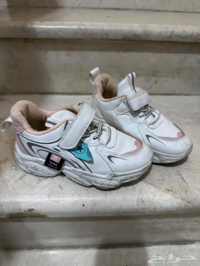 احذيه وأغراض 12