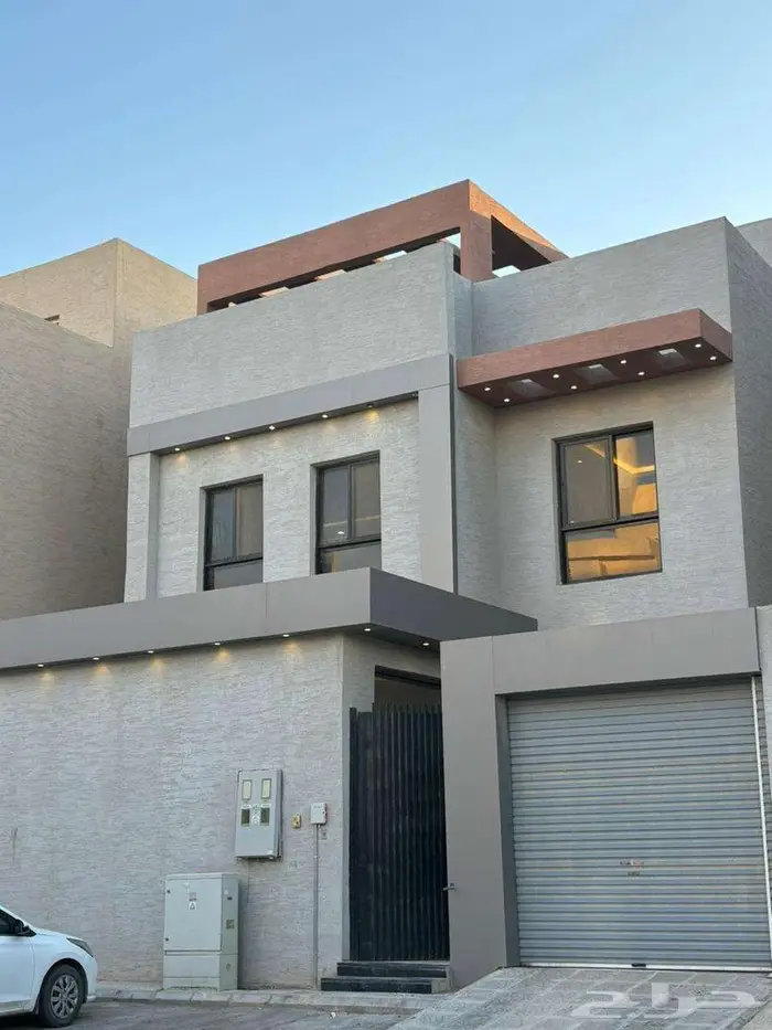 فيلا درج داخلي مميزة للايجار بحي الرمال 0