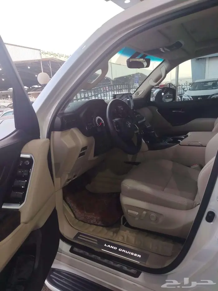 تويوتا لاند كروزر VXR 2023 13