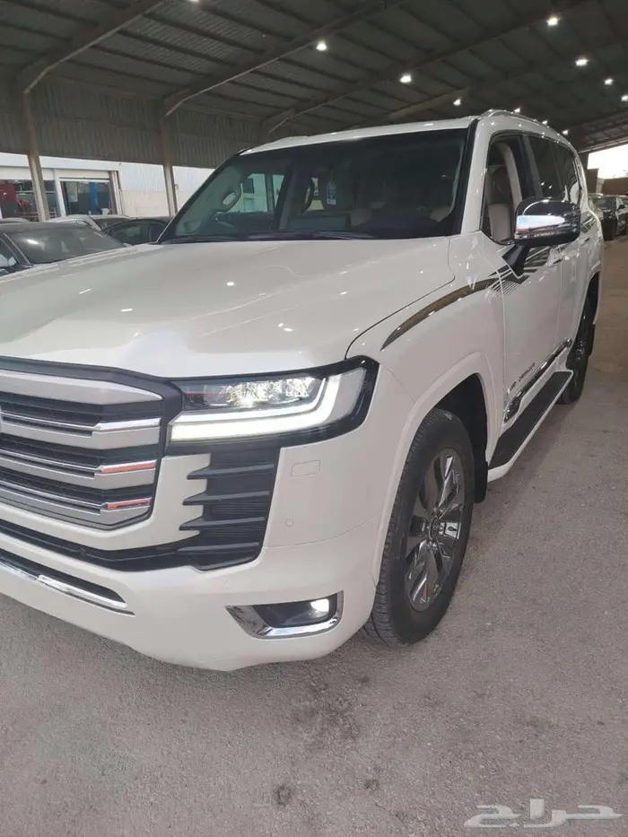 تويوتا لاند كروزر VXR 2023 2
