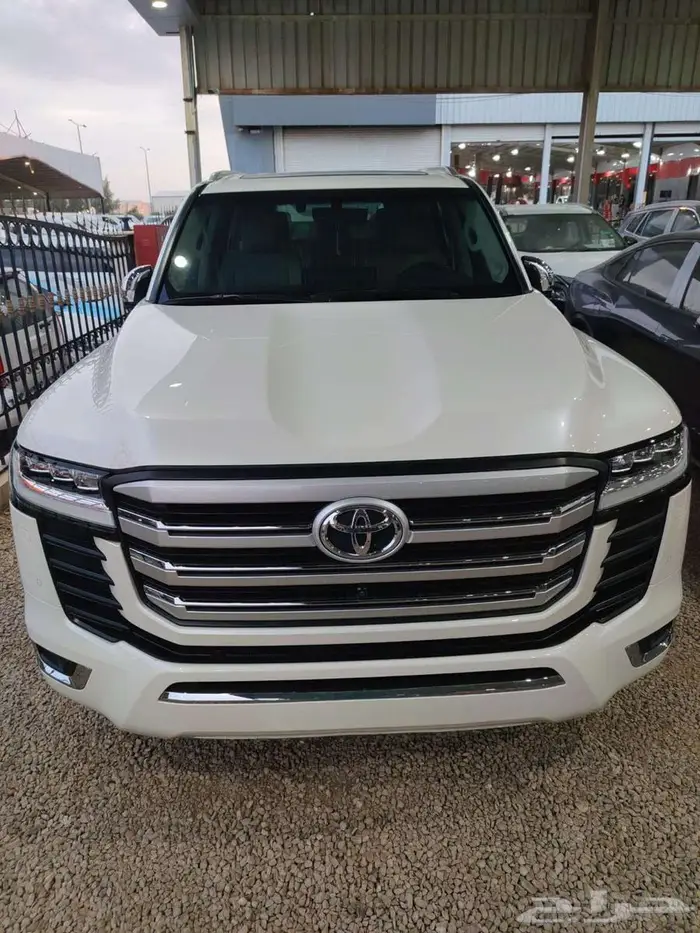 تويوتا لاند كروزر VXR 2023 4