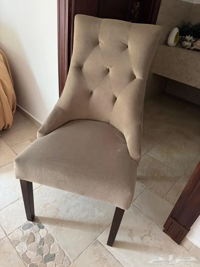 اثاث مرايات ولوحات وكراسي وطاوله قهوه 0