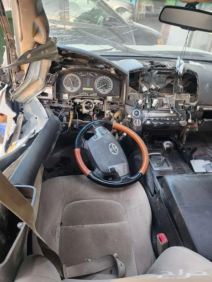 للبيع تويوتا لاندكروزر 2011 مصدوم 2