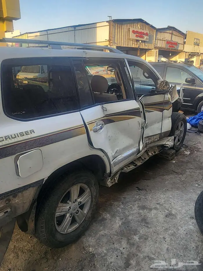 للبيع تويوتا لاندكروزر 2011 مصدوم 6
