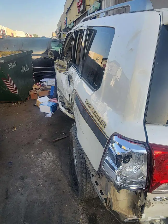 للبيع تويوتا لاندكروزر 2011 مصدوم 11