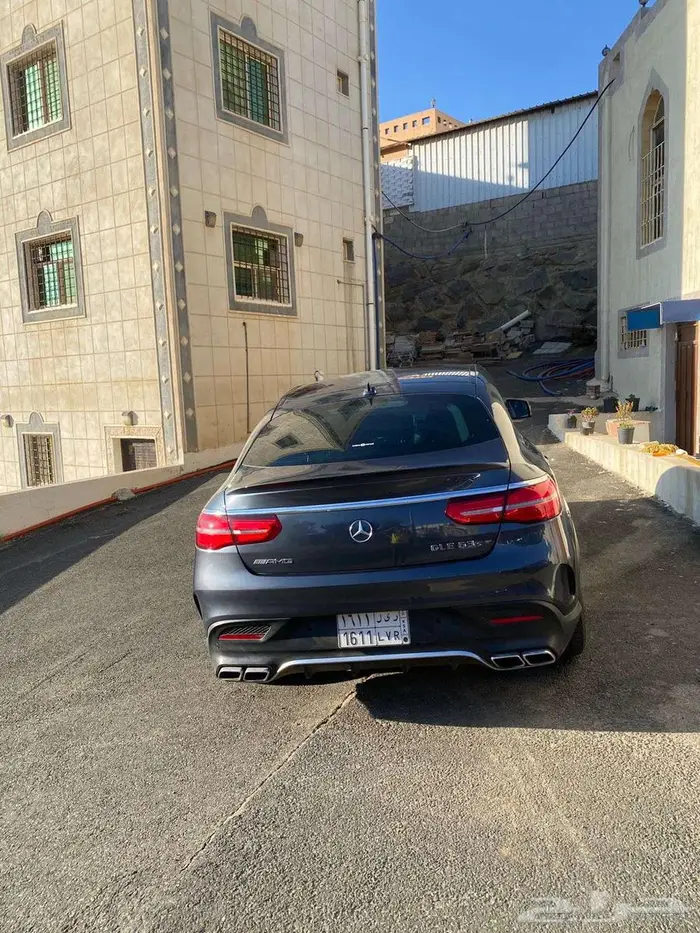 سيارة مرسيدس 63 S 4