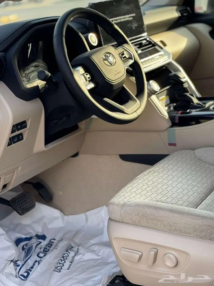 تويوتا لاندكروزر GXR3 بنزين 2025 8