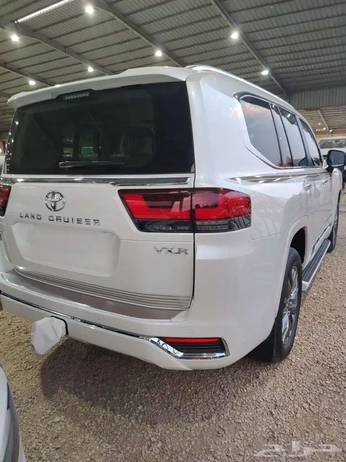 تويوتا لاند كروزر VXR 2023 5