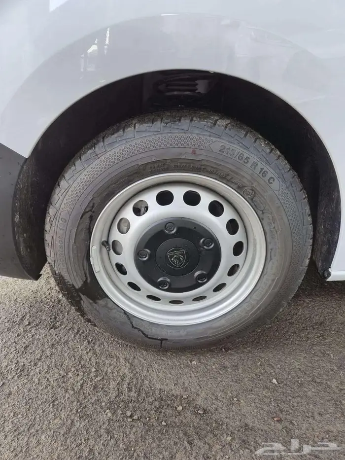 بيجو اكسبيرت. 2025 24