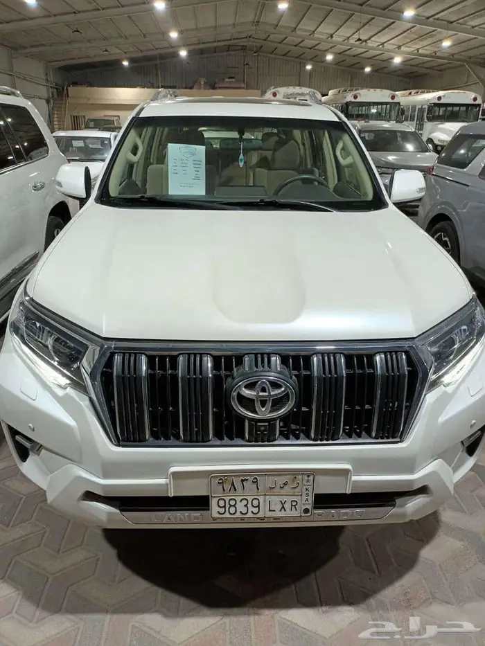 تويوتا برادو بنزين 6 سلندر TXL موديل 2023 1