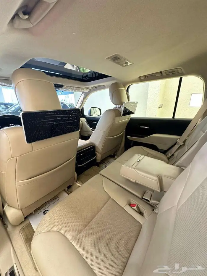 تويوتا GXR لاندكروزر L4 موديل 2023 10