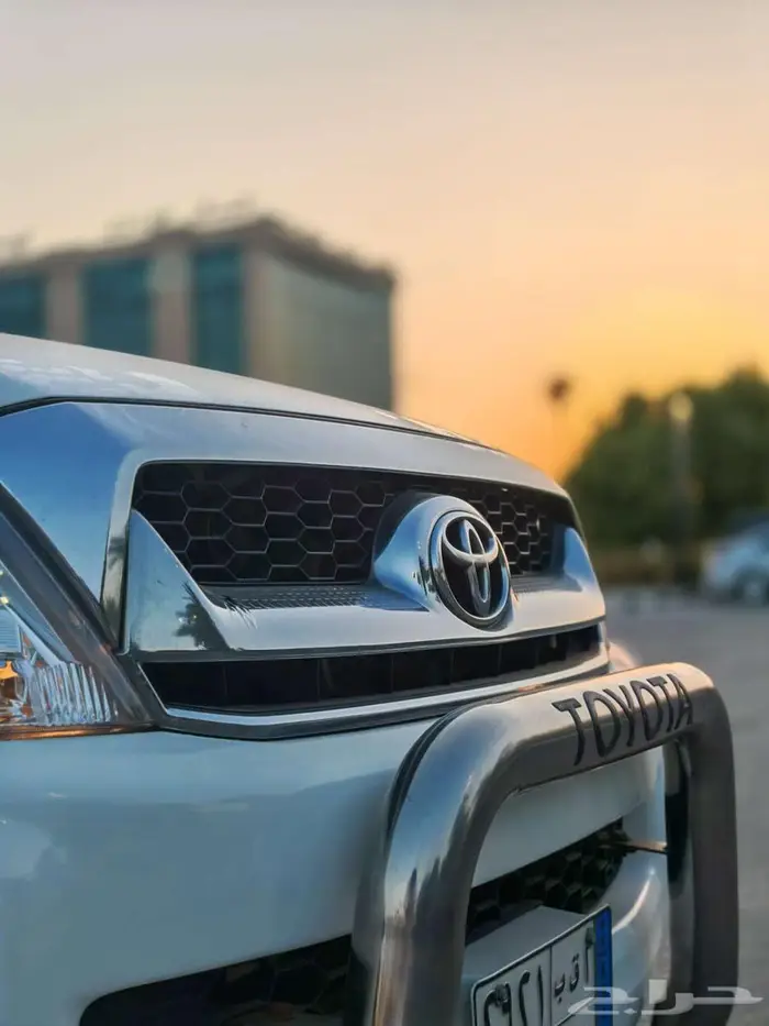 تويوتا هايلكس 2010 جلكس نظيف 12