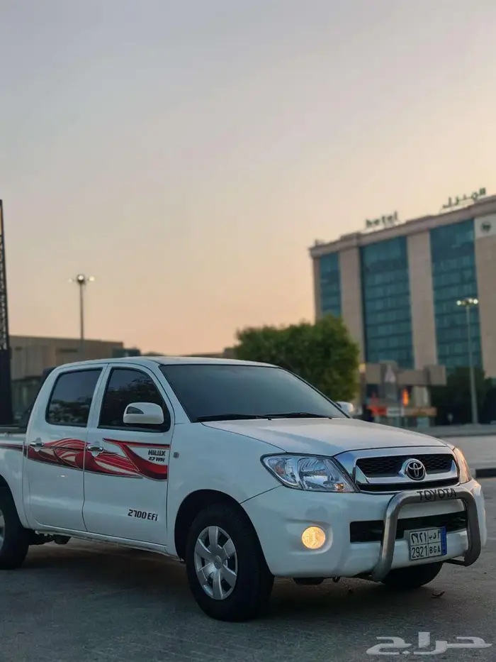 تويوتا هايلكس 2010 جلكس نظيف 15