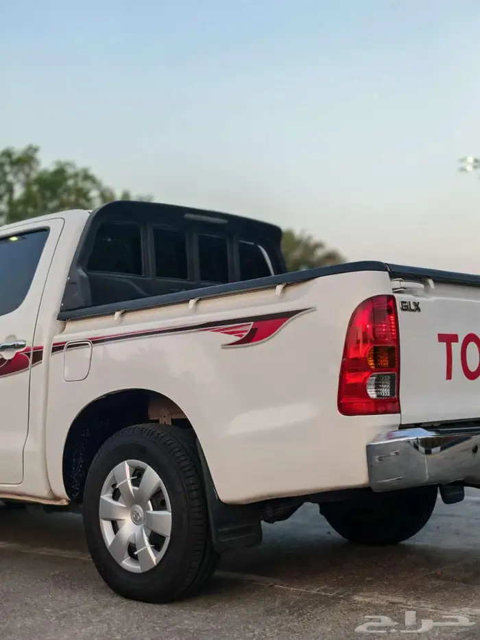 تويوتا هايلكس 2010 جلكس نظيف 23
