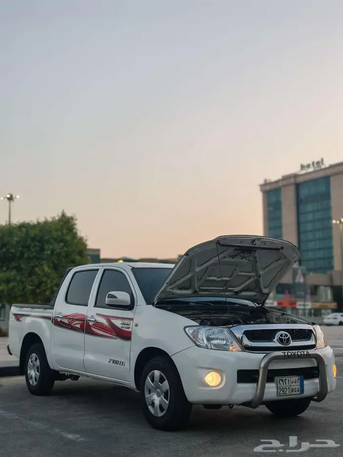تويوتا هايلكس 2010 جلكس نظيف 25