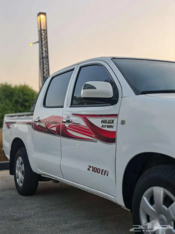 تويوتا هايلكس 2010 جلكس نظيف 17