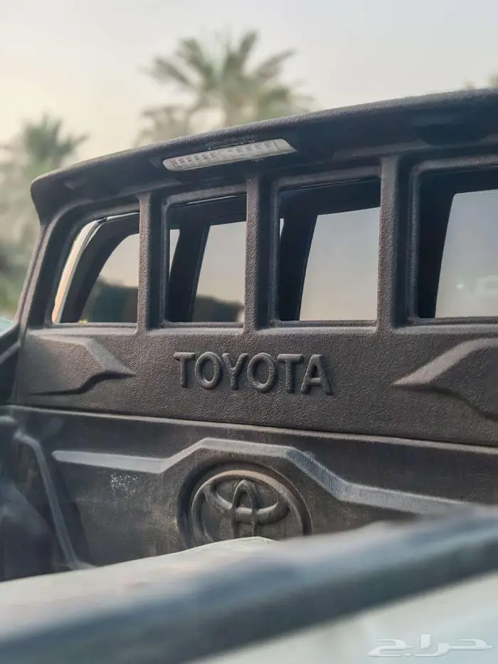 تويوتا هايلكس 2010 جلكس نظيف 6