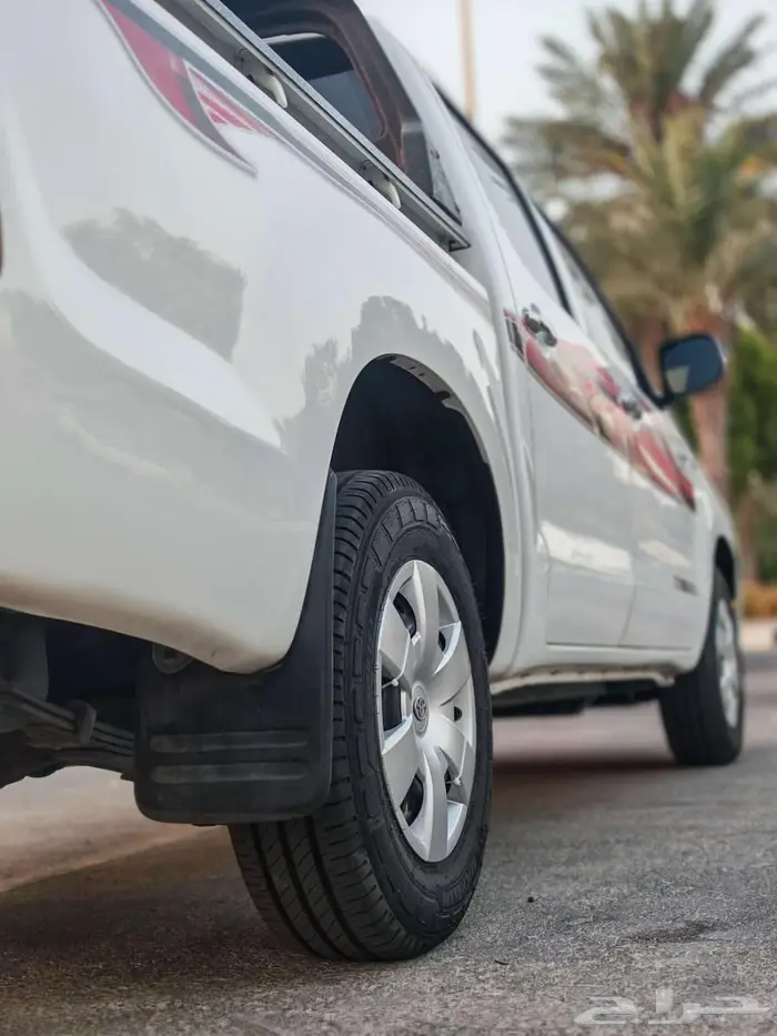 تويوتا هايلكس 2010 جلكس نظيف 26