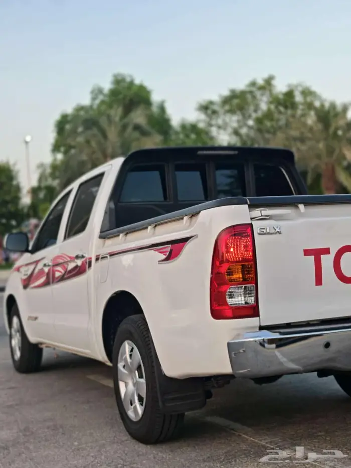تويوتا هايلكس 2010 جلكس نظيف 16