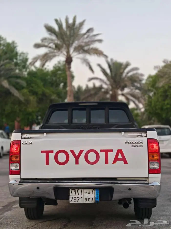 تويوتا هايلكس 2010 جلكس نظيف 5