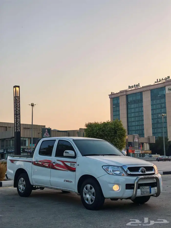 تويوتا هايلكس 2010 جلكس نظيف 0