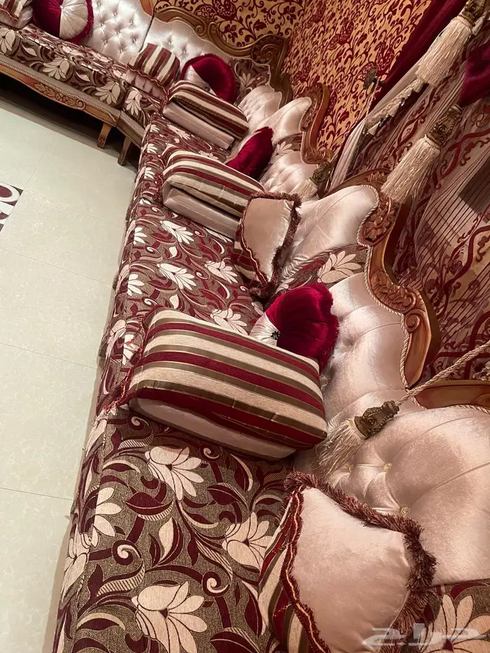 كنب ملكي فخم نظيف مثل الجديد بالضبط 0