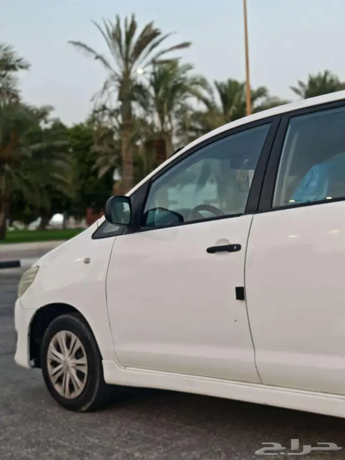 تويوتا انوفا 2014 توماتيك ممشى قليل 9