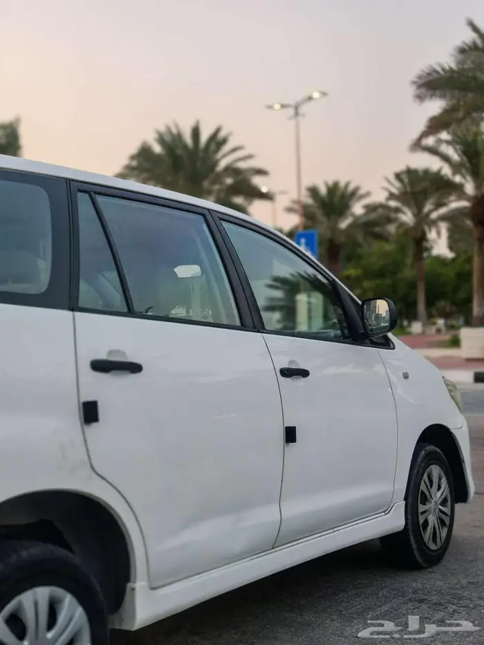 تويوتا انوفا 2014 توماتيك ممشى قليل 13