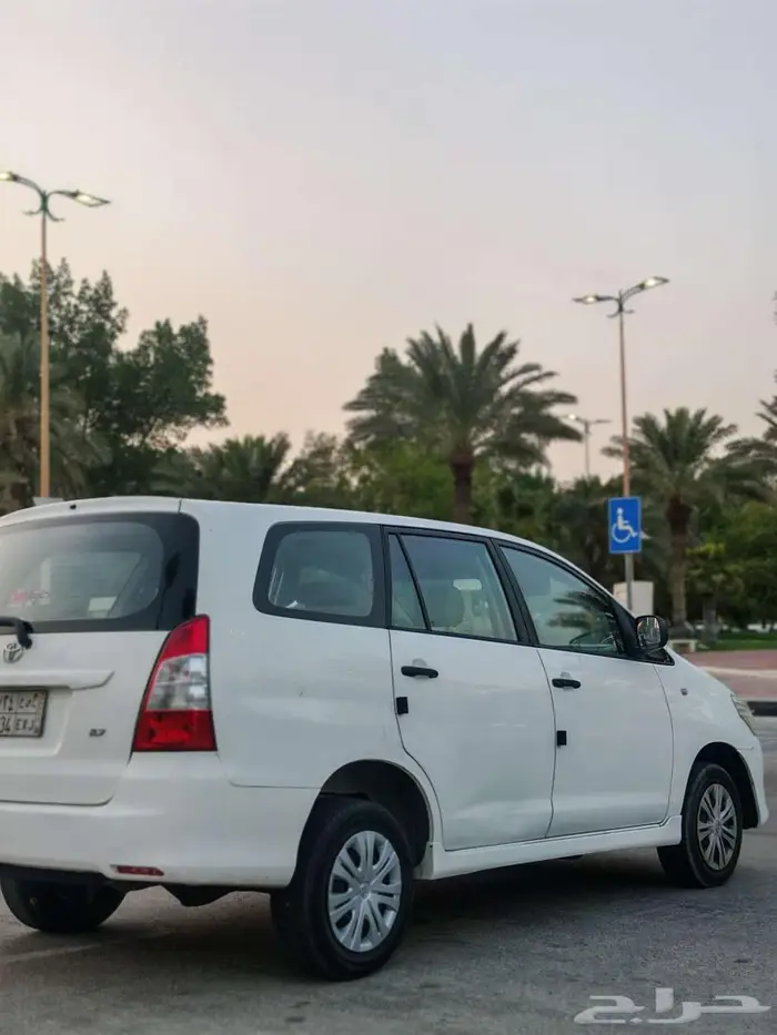 تويوتا انوفا 2014 توماتيك ممشى قليل 15