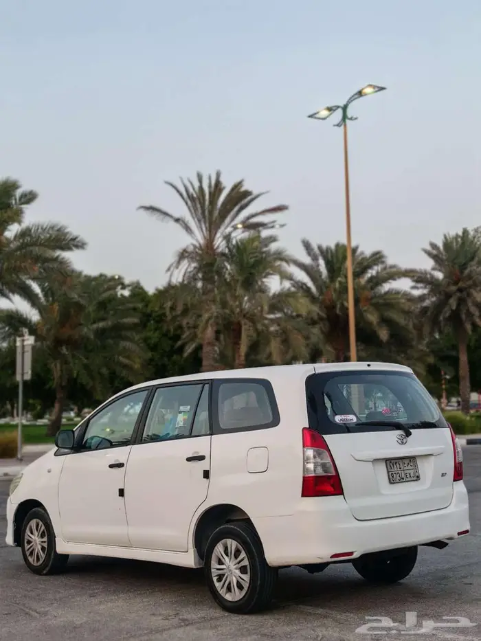 تويوتا انوفا 2014 توماتيك ممشى قليل 10