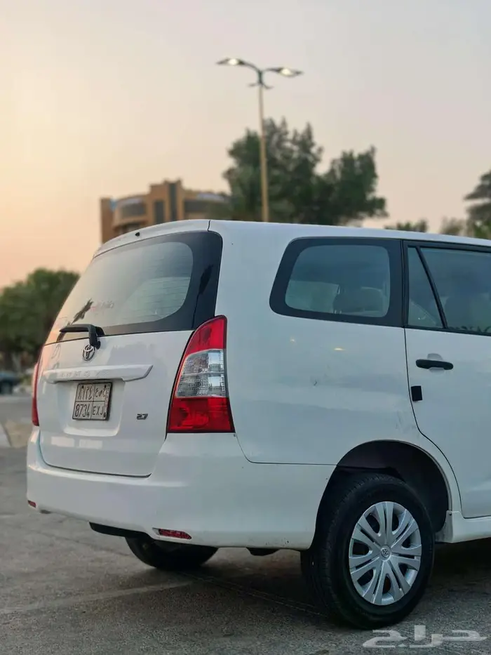تويوتا انوفا 2014 توماتيك ممشى قليل 14