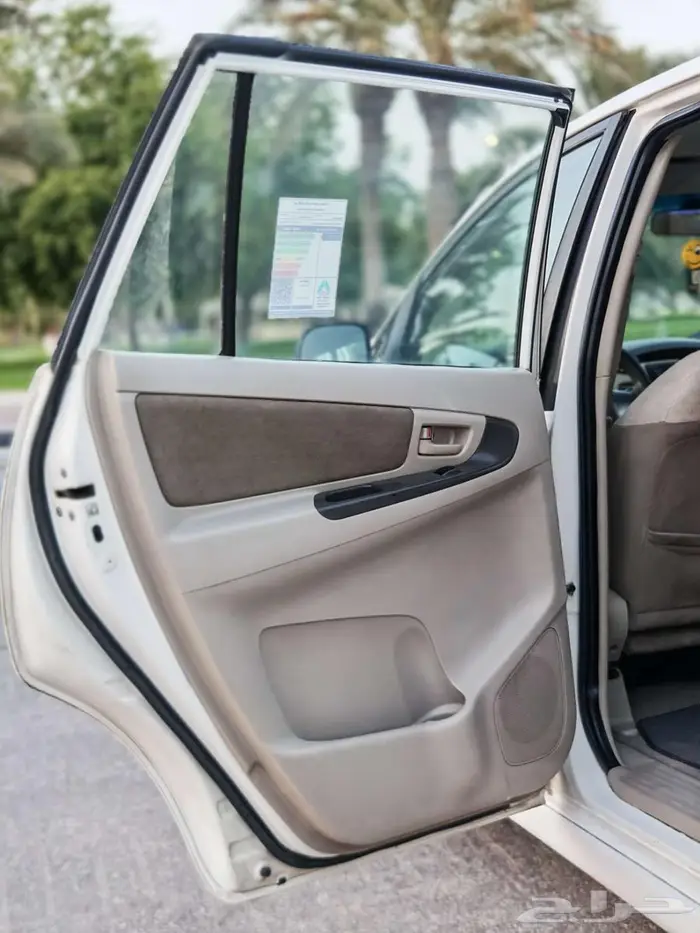 تويوتا انوفا 2014 توماتيك ممشى قليل 29