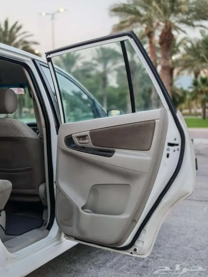 تويوتا انوفا 2014 توماتيك ممشى قليل 28