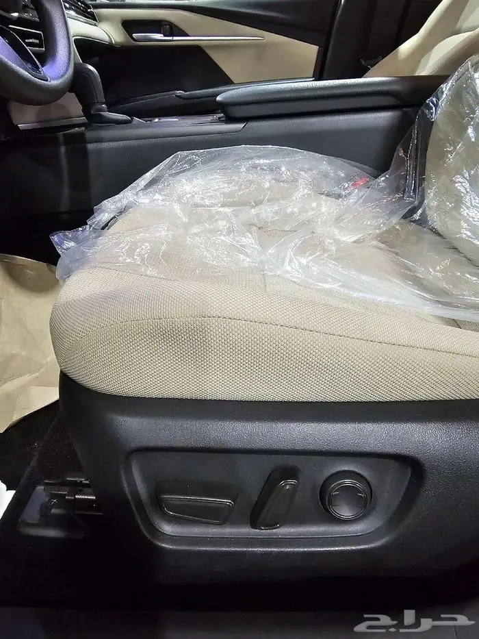 تويوتا كامري E بنزين موديل 2025 3