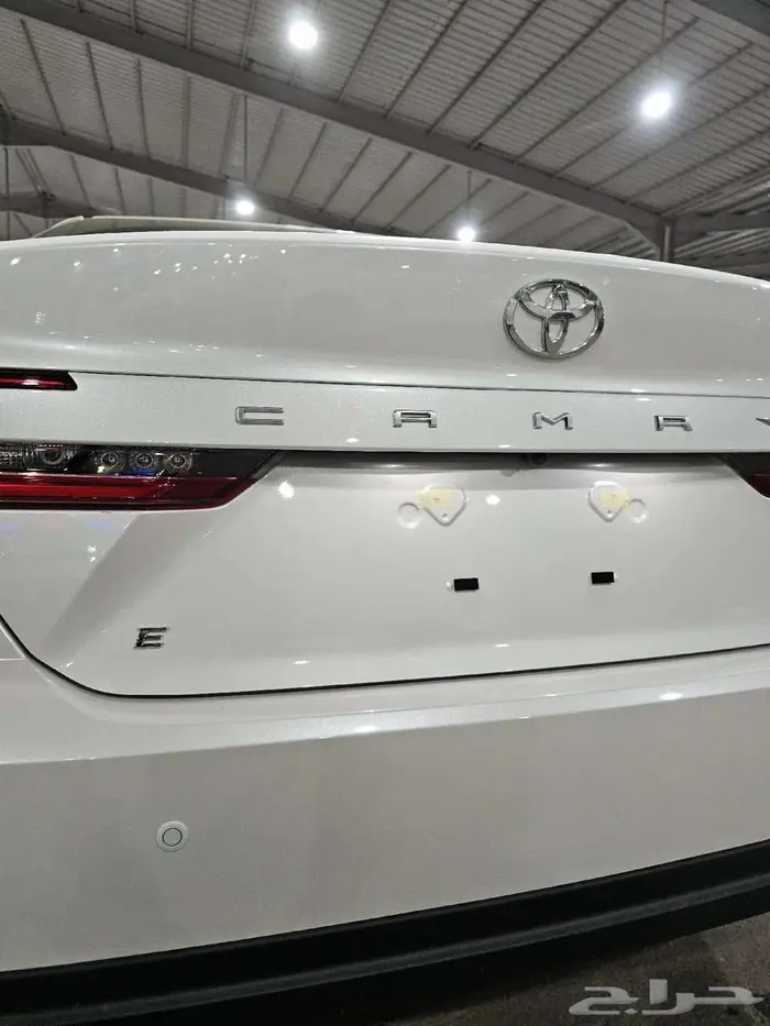 تويوتا كامري E بنزين موديل 2025 17