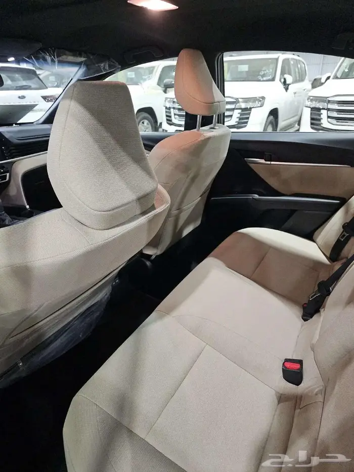 تويوتا كامري E بنزين موديل 2025 21